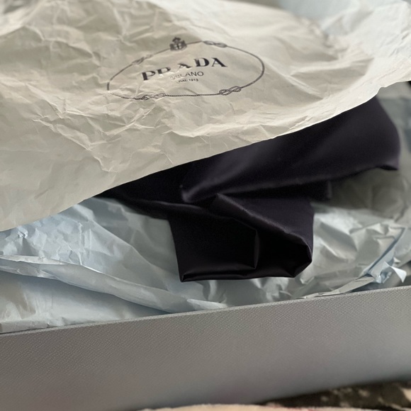 PRADA red booties size 40 (10) never worn, never even tried on!! - Picture 3 of 4